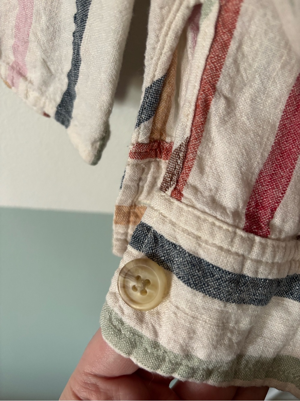 American Eagle Cropped Long Sleeve Button-Down in Rainbow Stripe XXL - Picture 3 of 6